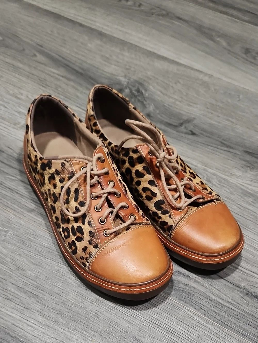 La'Artiste Libby Leopard Print Calfhair Leather Casual Sneakers